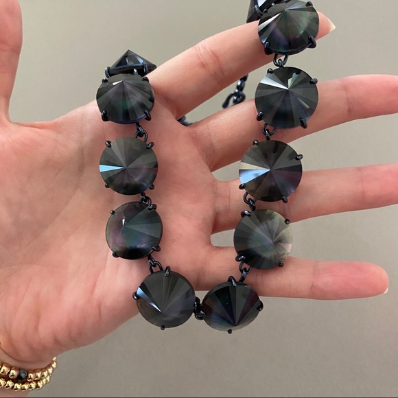 [SOLD] Jolie Navy Gunmetal Necklace - Picture 2 of 2